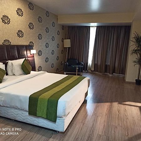 Hotel Patliputra Exotica Патна Екстериор снимка