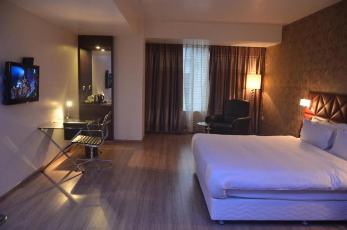 Hotel Patliputra Exotica Патна Екстериор снимка