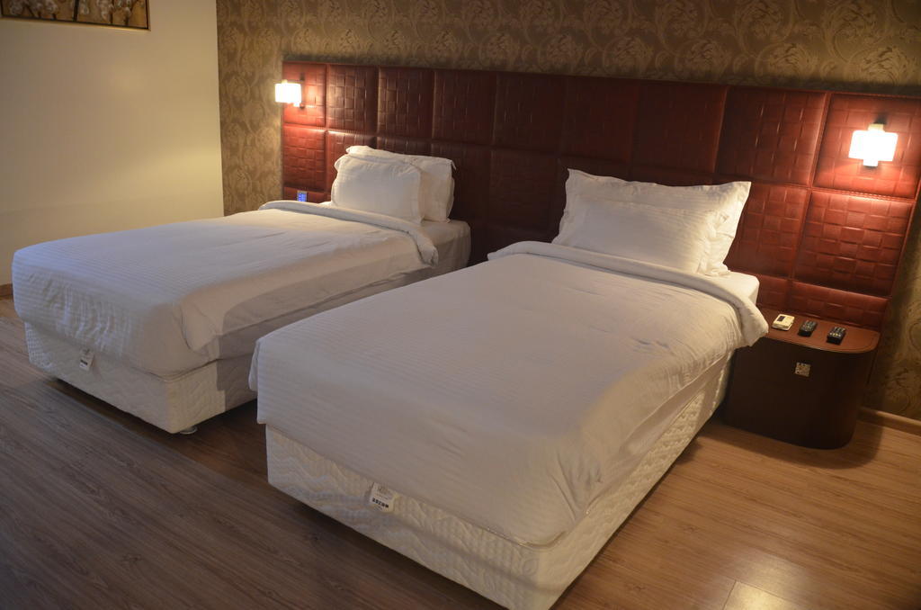 Hotel Patliputra Exotica Патна Стая снимка