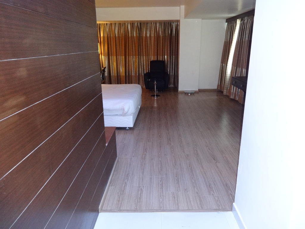 Hotel Patliputra Exotica Патна Екстериор снимка