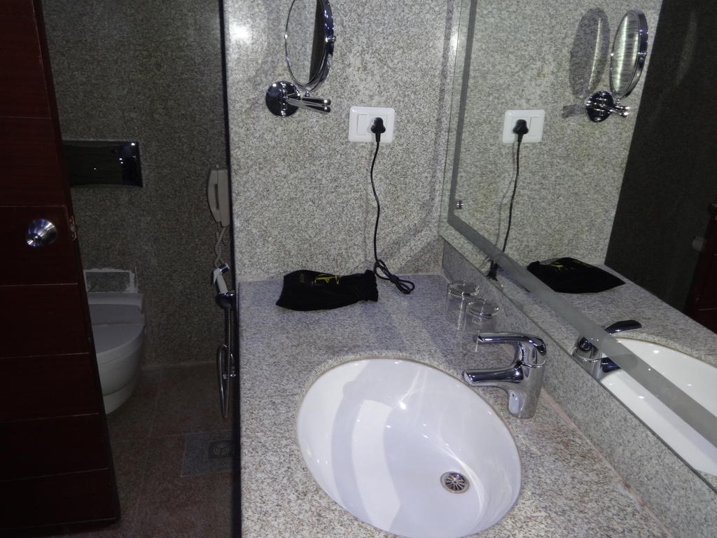 Hotel Patliputra Exotica Патна Стая снимка